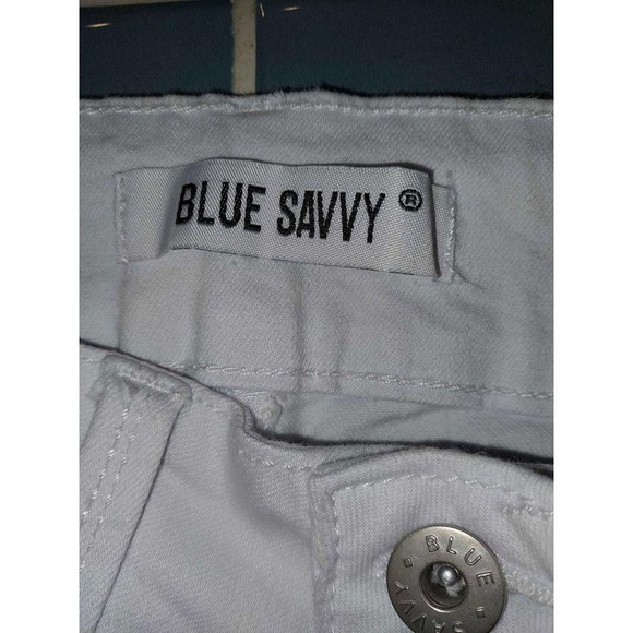 NWT Bue Savvy White high rise ankle jeans.  Size 7/28 - Picture 3 of 4